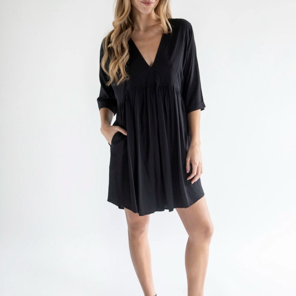 NATURAL LIFE Black V-Neck Dress